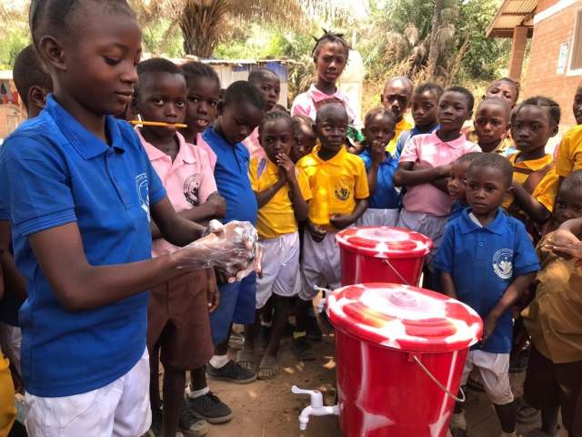 water4_kids_handwash_2